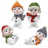 Schneekinder mit Mütze und Schal