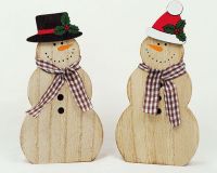 Süßer Holzschneemann